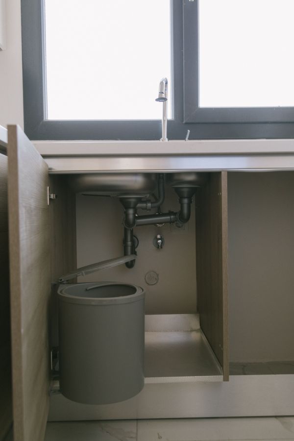 Transformez votre quotidien avec des poubelles coulissantes pratiques
